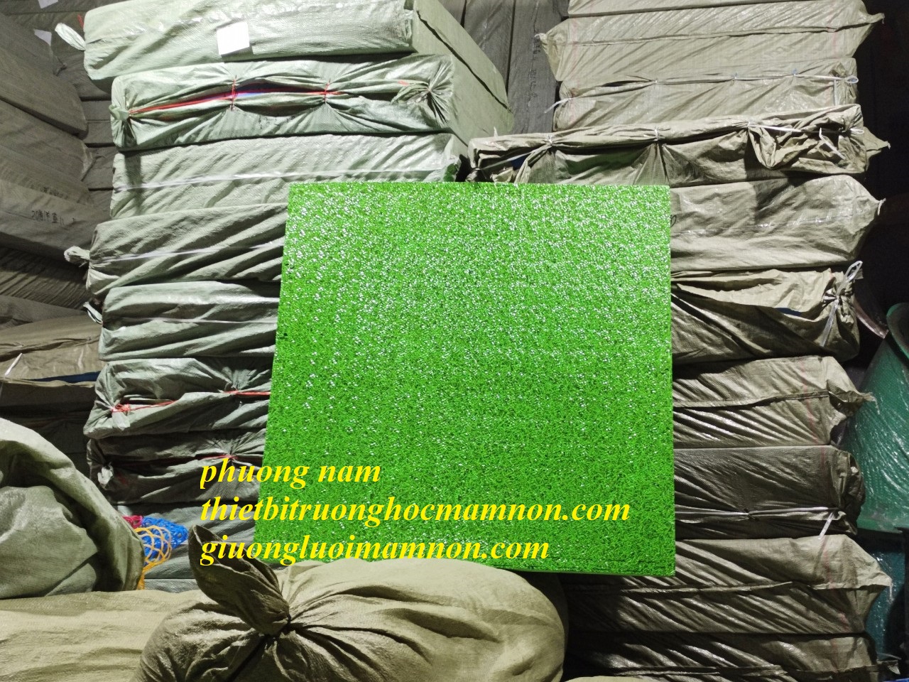 THẢM TRẢI SÀN VÂN LÁ