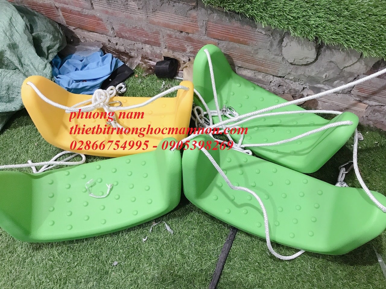 GHẾ XÍCH ĐU NHỰA