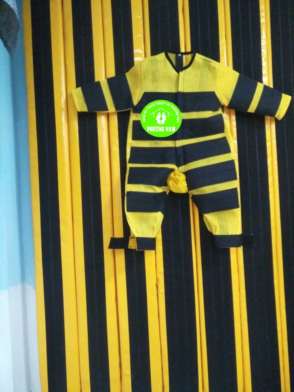 ÁO DÍNH DÀNH CHO TƯỜNG NHÚN KVC