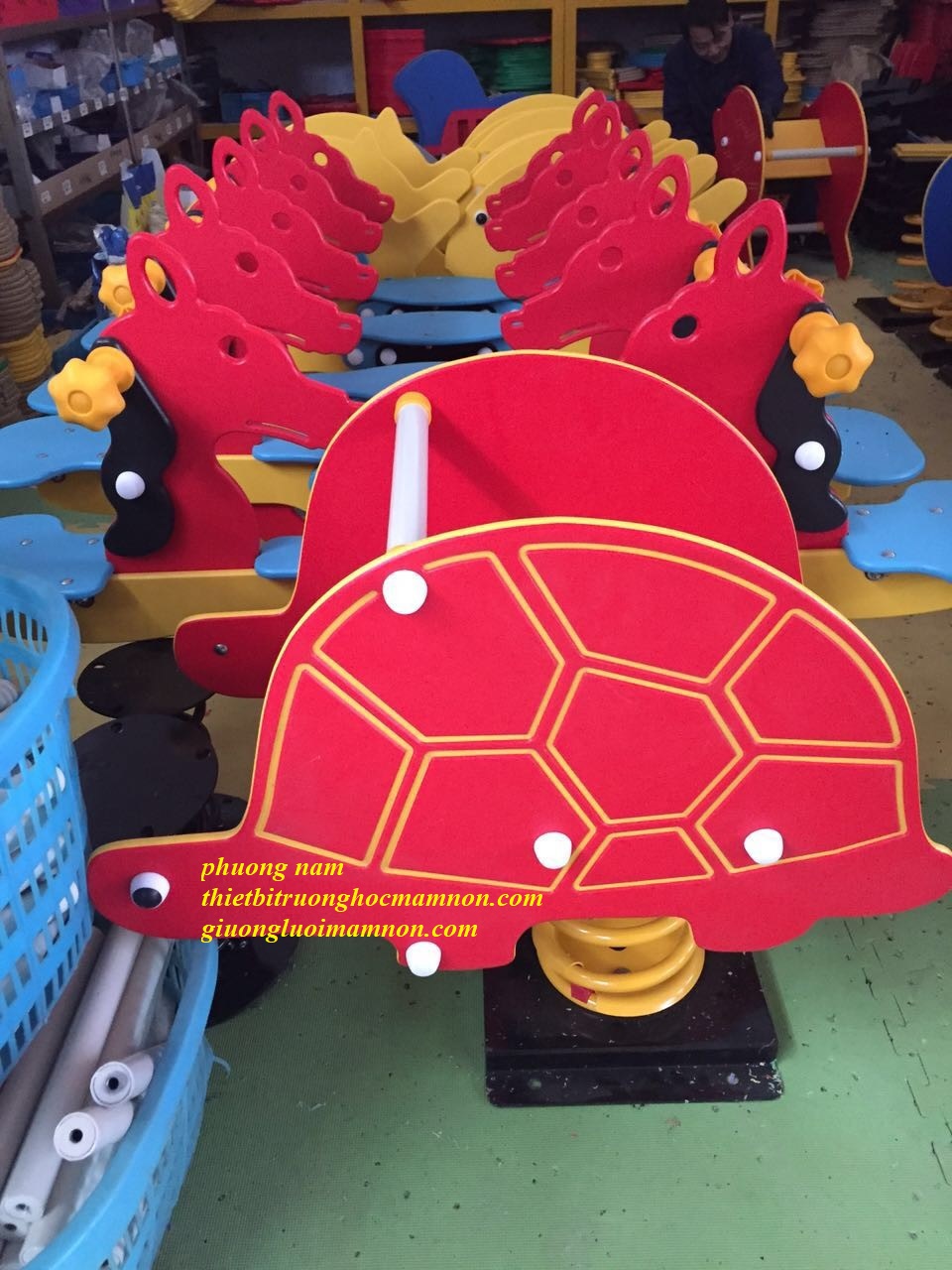 THÚ NHÚN PE CON RÙA