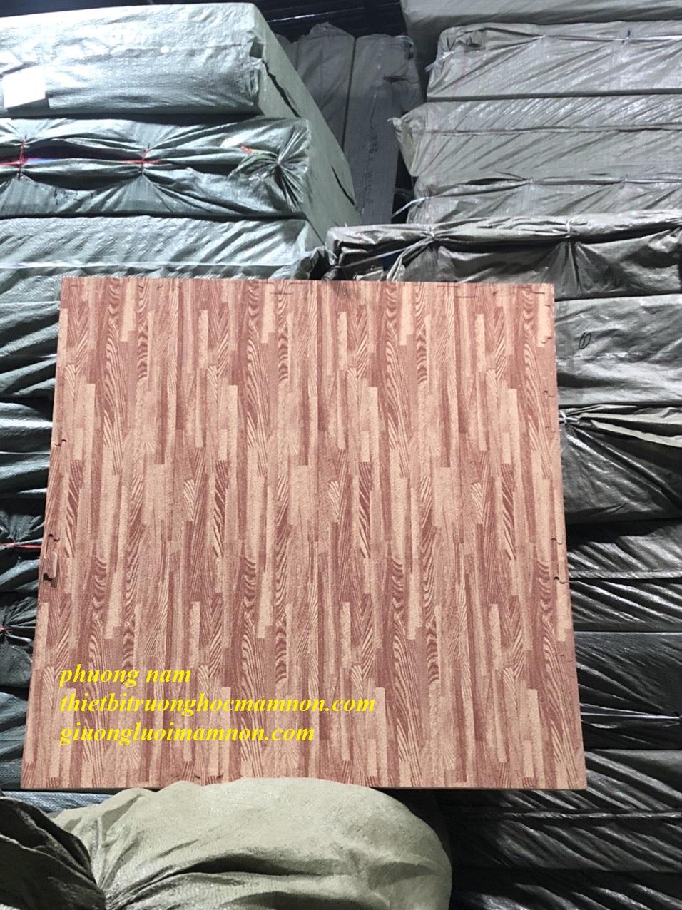 THẢM TRẢI SÀN VÂN GỖ