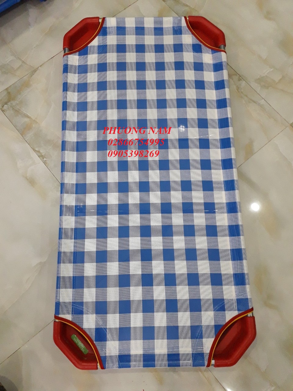 Giường lưới caro