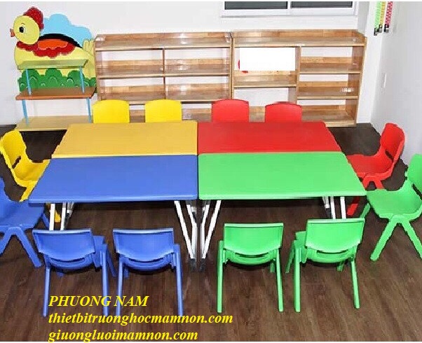 BÀN NHỰA CHÂN GẬP CHO BÉ MẦM NON