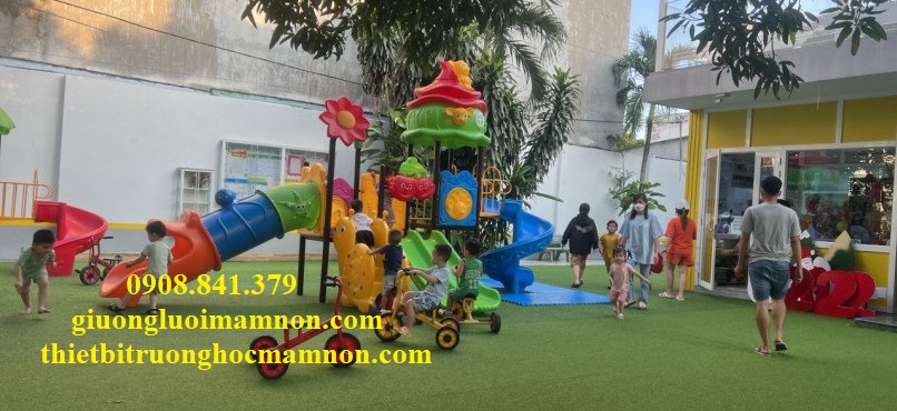 LIÊN HOÀN CẦU TRƯỢT NHẬP KHẨU NGOÀI TRỜI CHO BÉ