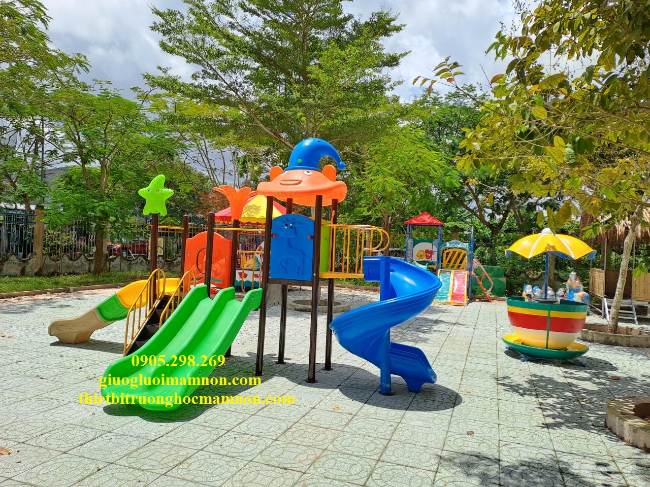 LIÊN HOÀN CẦU TRƯỢT NHỰA NGOÀI TRỜI