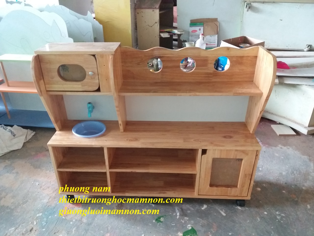 KỆ GỖ HƯỚNG NGHIỆP CHO BÉ