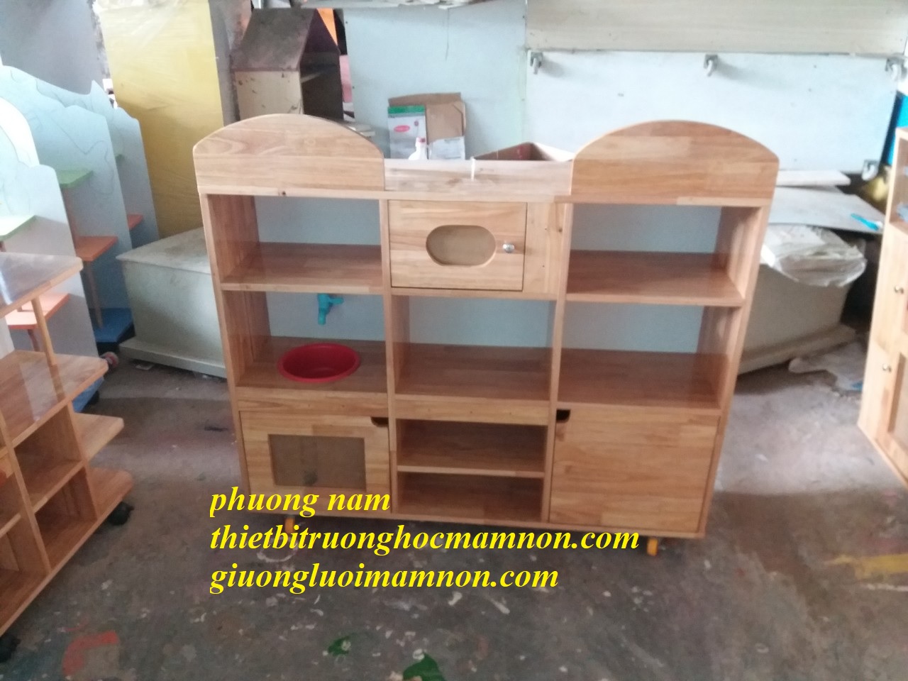 KỆ GỖ MẦM NON GIÁ RẺ TẠI SÀI GÒN