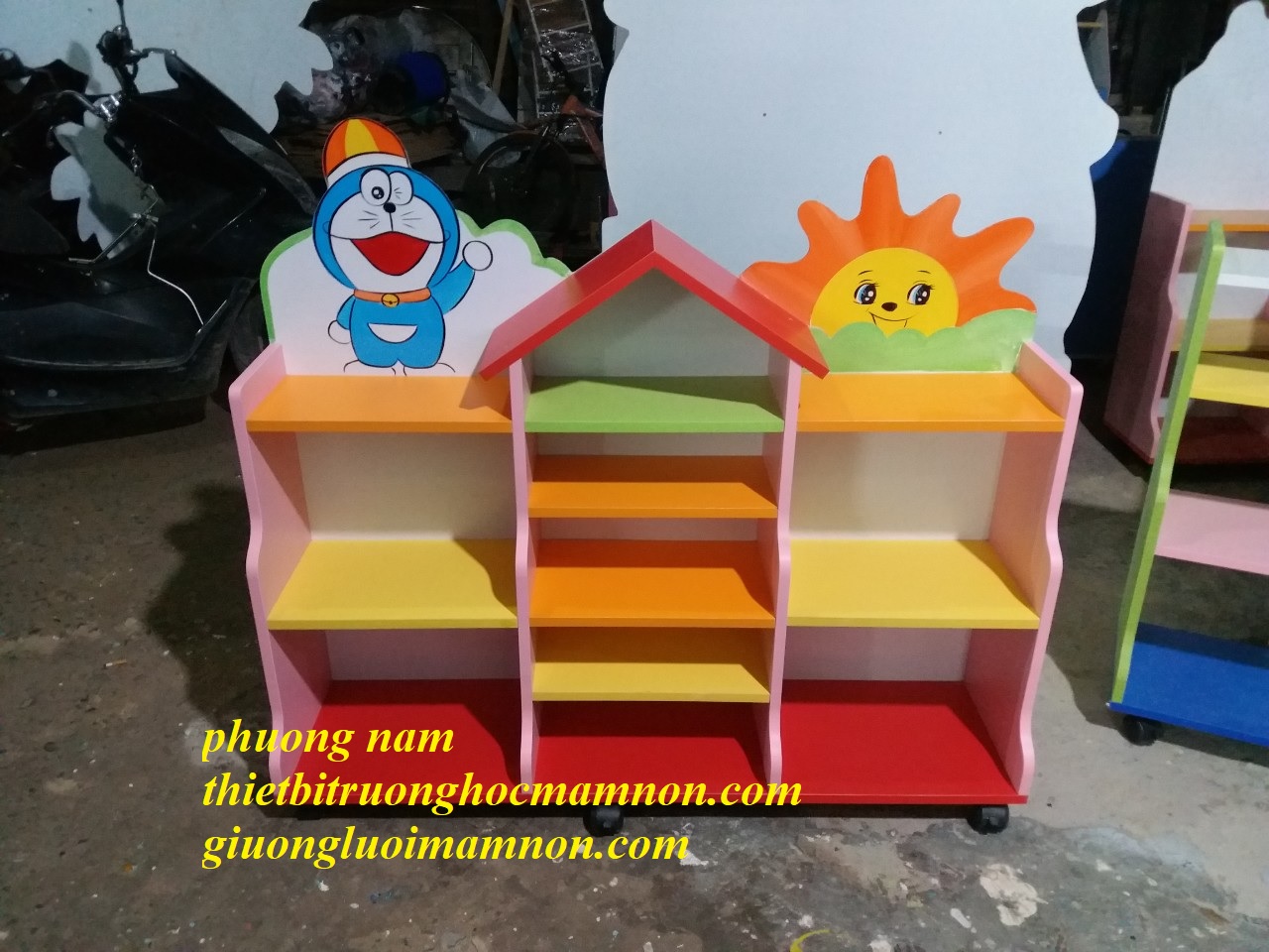 KỆ GỖ MẦM NON GIÁ RẺ 04