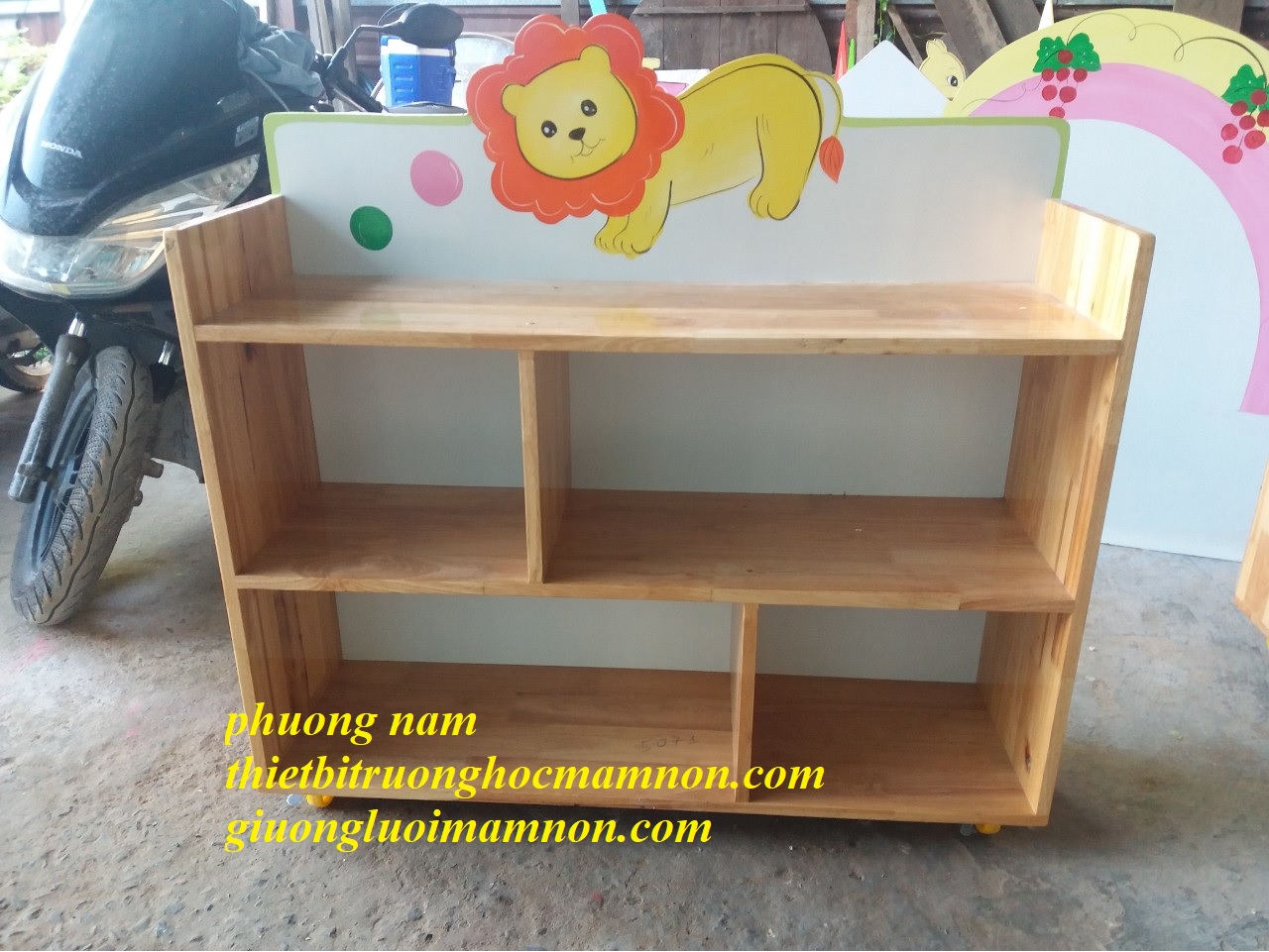 KỆ GỖ MẦM NON 02