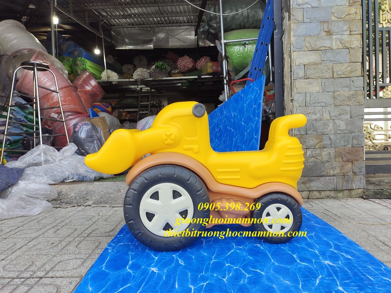 QUÁI XẾ 4 BÁNH CHO BÉ - MÁY ỦI