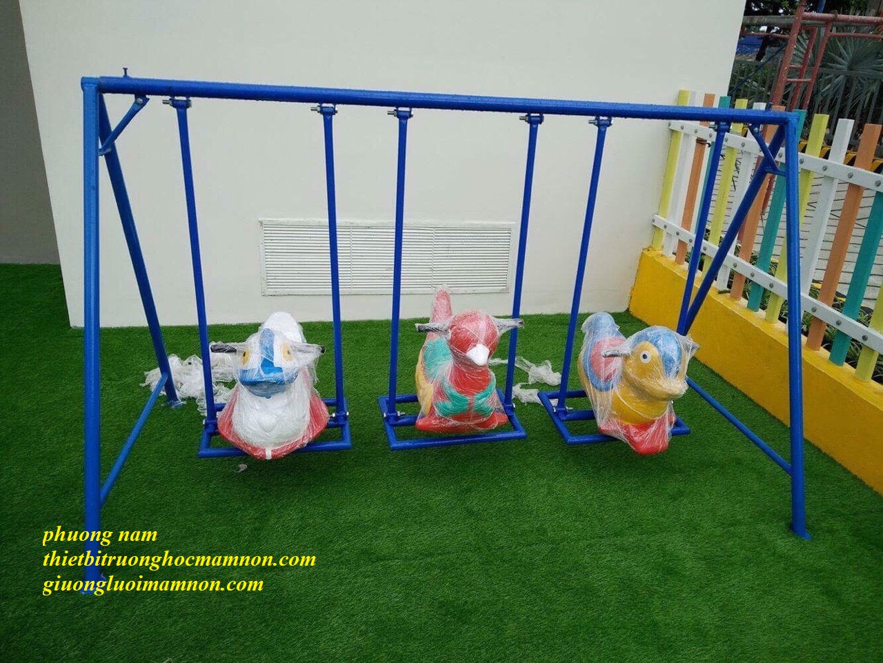 XÍCH ĐU 3 CON THÚ MẦM NON